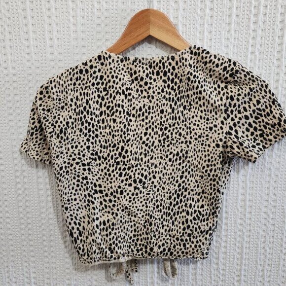 Brandy Melville Cheetah Print Front Tie Rae Crop Top Size Small One Size - Picture 3 of 11